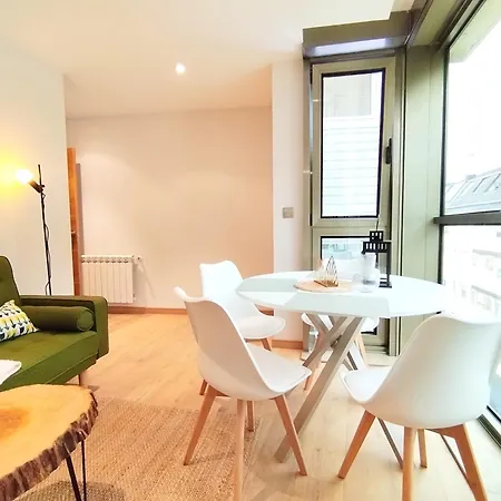 Centro Con Parking Viveiro