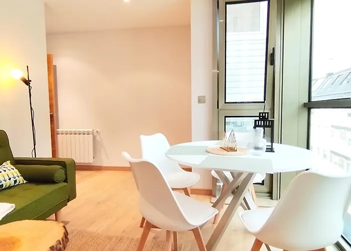 Centro Con Parking Viveiro